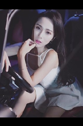 90����ŮУ��Lynne���������Ըл�����